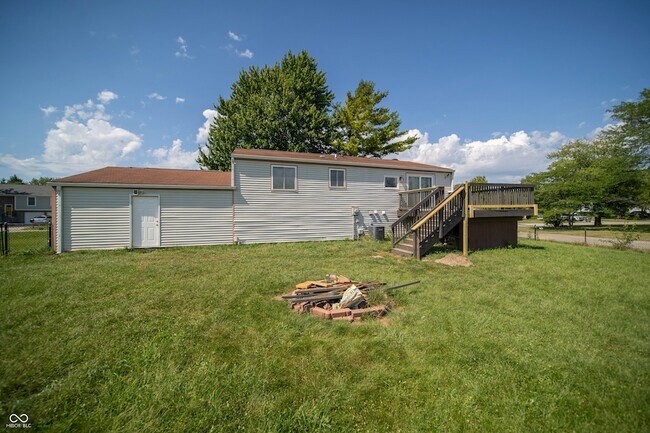 Building Photo - 8307 Castle Farms Rd