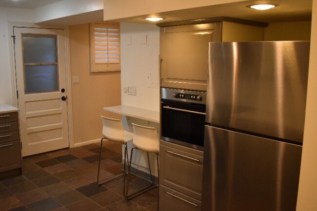 Basement Kitchen & walkout - 13761 S Fort St