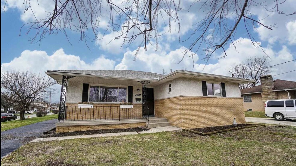 Building Photo - 1391 E Deshler Ave