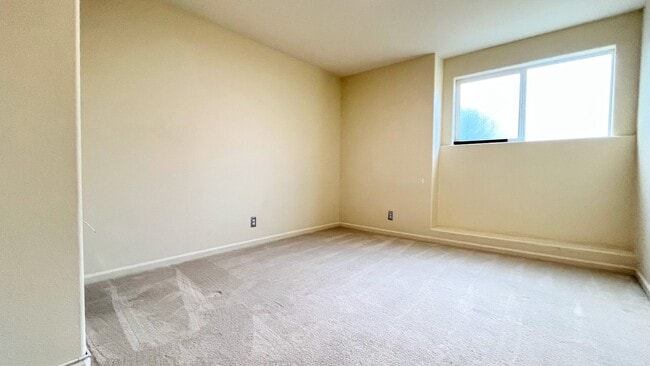 Building Photo - 1693 Salamoni Ct
