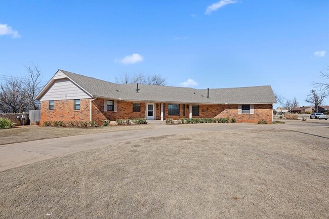 Primary Photo - 12901-12901 St Christopher Dr