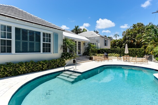 Building Photo - 255 Bahama Ln