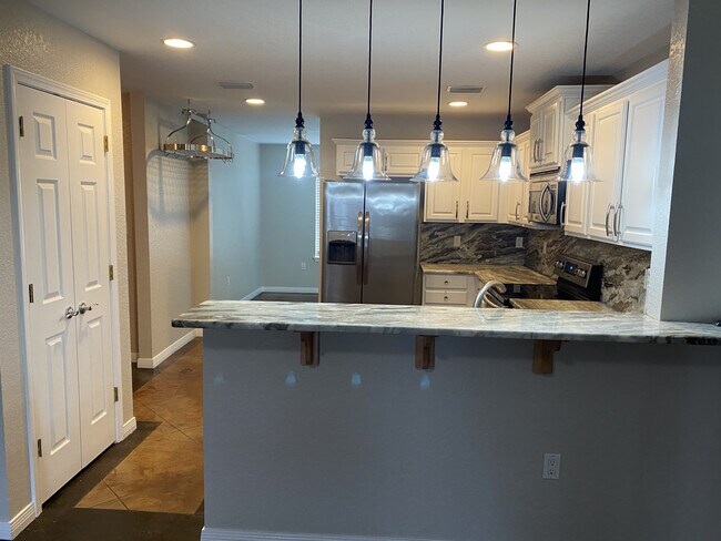 Kitchen - 25 Willow Ave