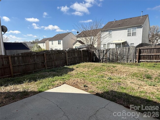 Building Photo - 1318 Nadies Ct