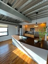 Building Photo - 1910 S Indiana Ave