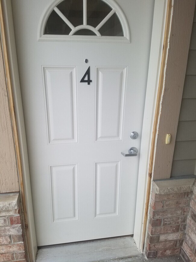 Building Photo - 2309 Deer Park Dr