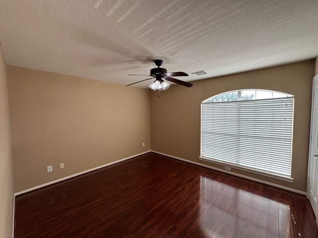 Building Photo - 24423 Hampton Lakes Dr
