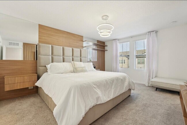 Building Photo - 646 Longboat Dr