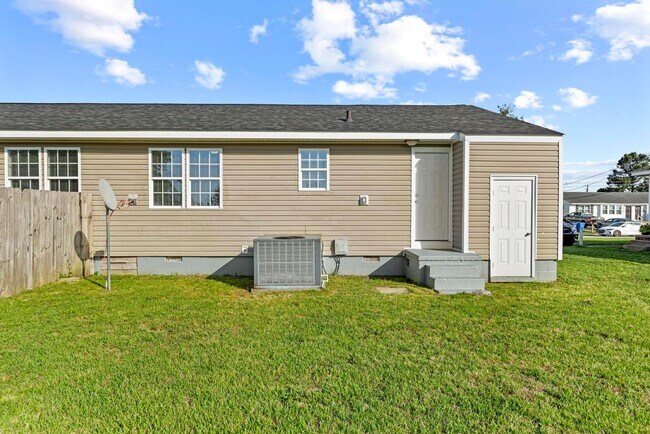 Building Photo - 337-339-339 Starling St