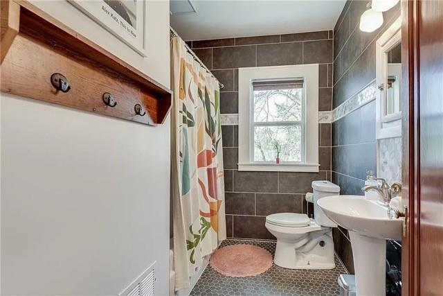 Building Photo - 3353 Myrtle St