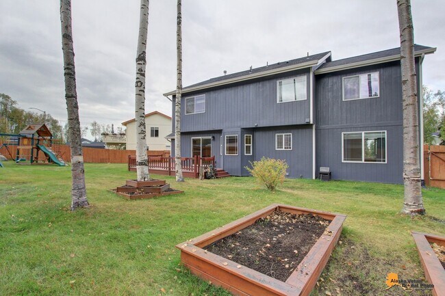 Building Photo - Exquisite Powder Ridge Home!