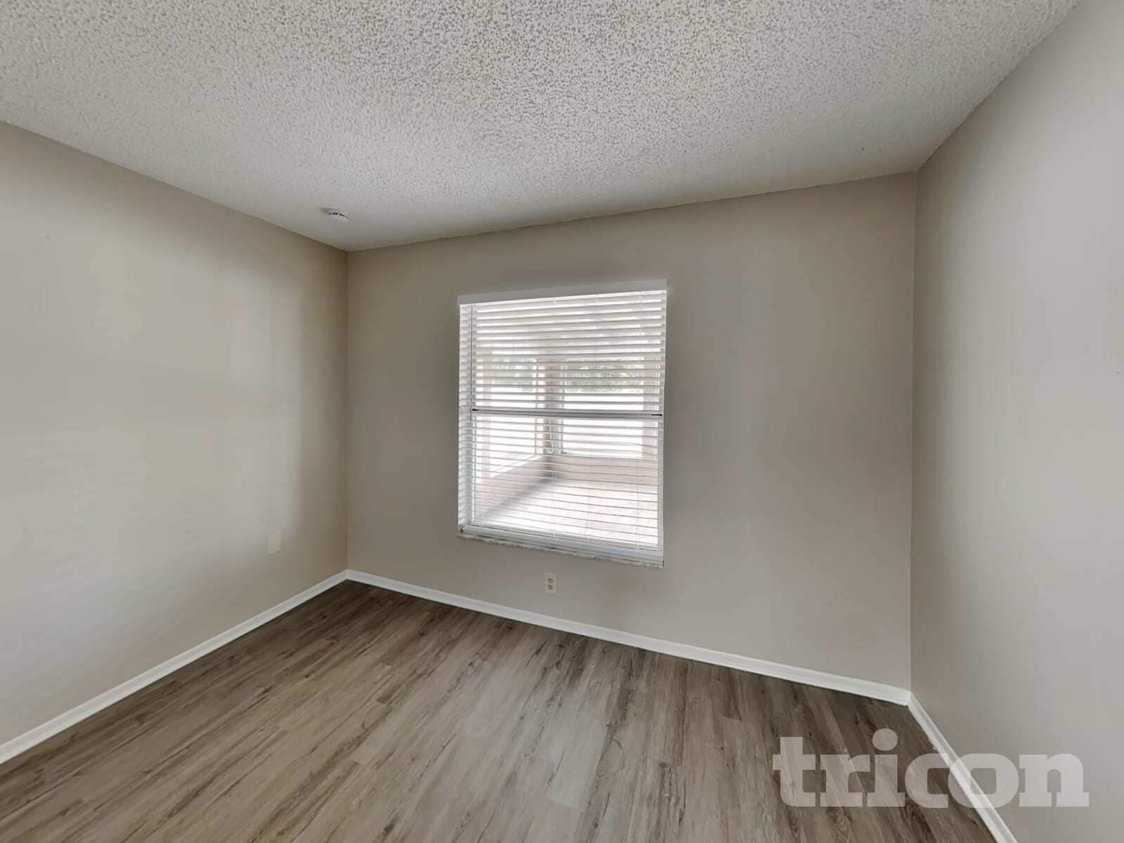 Building Photo - 714 49th St E