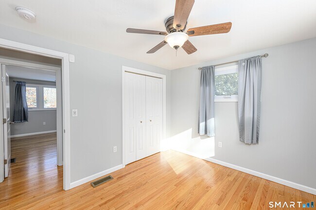 Building Photo - 49 Kimberly Cir