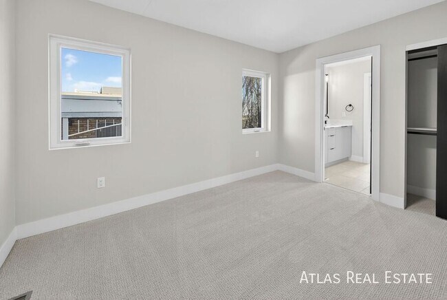 Building Photo - 830 Cherry St