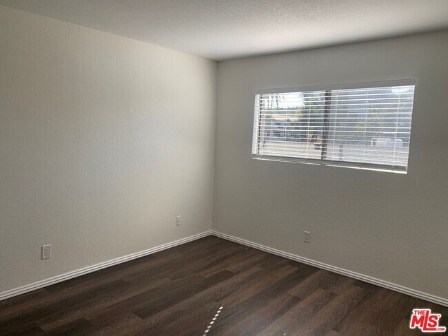 Building Photo - 4353 Coldwater Canyon Ave