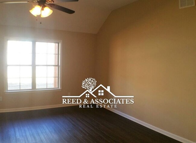 Building Photo - 3 Bedroom in Bartlett!