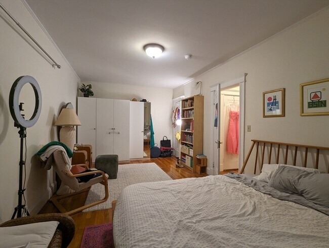 Building Photo - 854 Massachusetts Ave