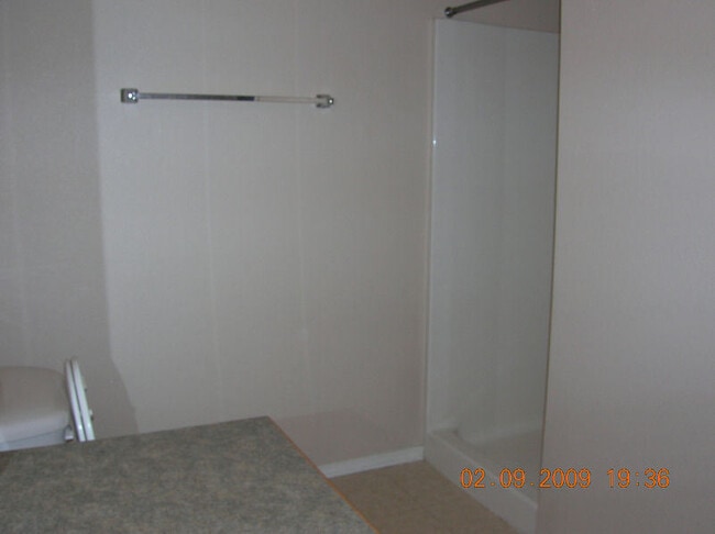 Building Photo - WOODLAND 3 BEDROOM, 3 BATH BEAUTY!