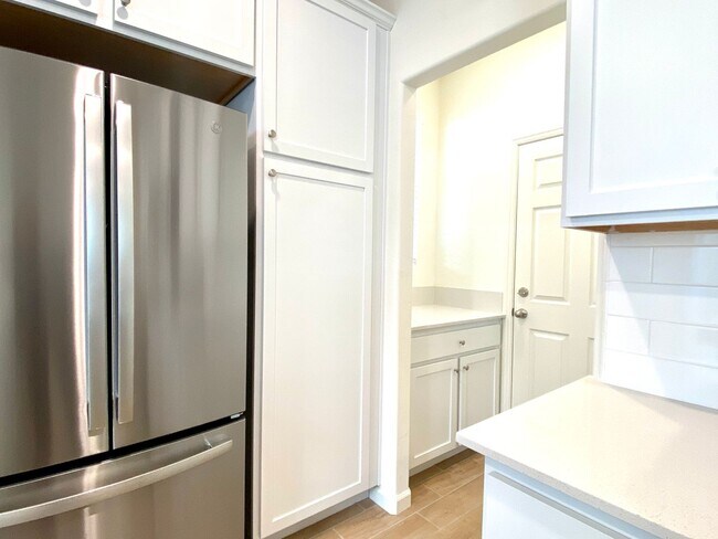 Building Photo - $2,350 Raleigh Dr, 3 Bed, Gated Community, Solar & HOA Pool, Clinton & Armstrong