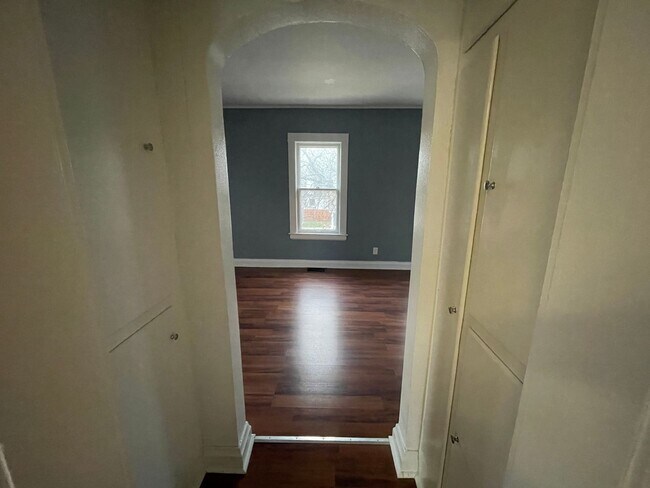 Building Photo - 802-806 Cedar