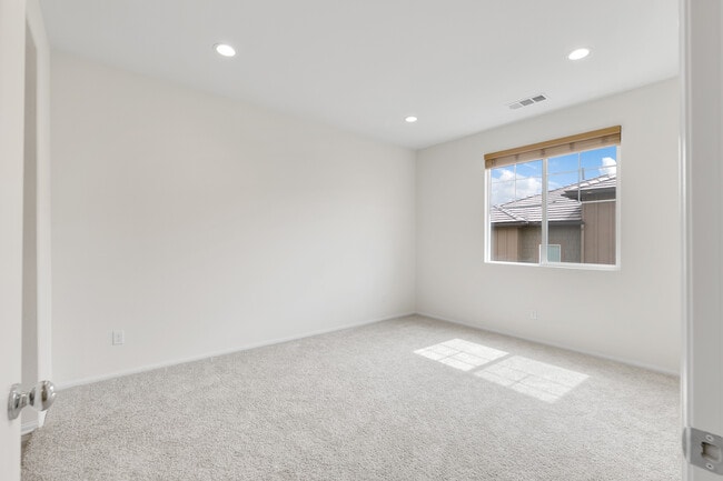 Building Photo - 7398 Solstice Pl