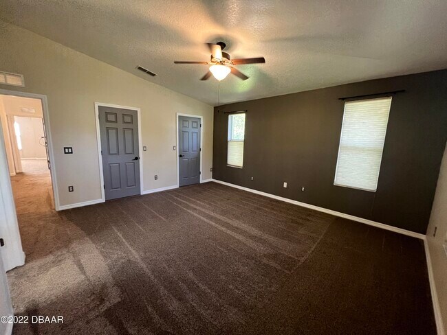 Building Photo - 100 Grey Widgeon Ct