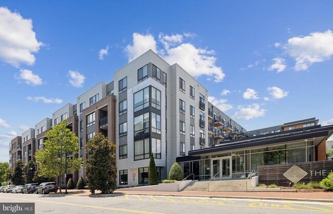 Building Photo - 145 Riverhaven Dr