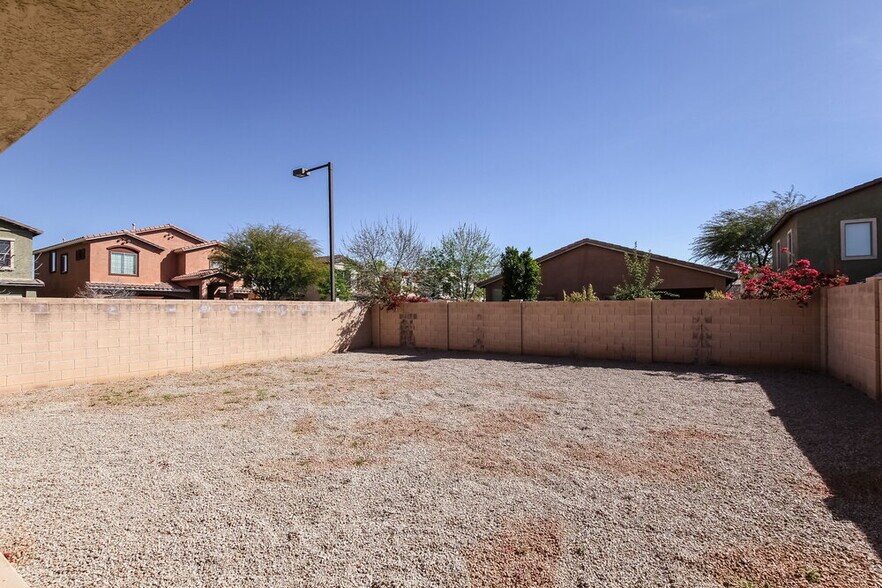 Building Photo - 17559 W Bridger St