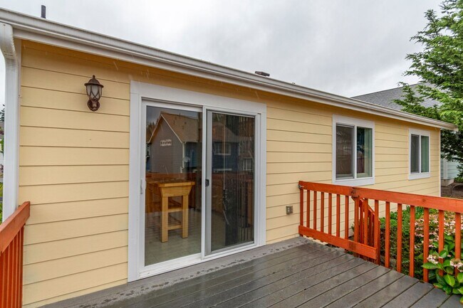Building Photo - 2 Bd 2 Bath Home in 55+ Community