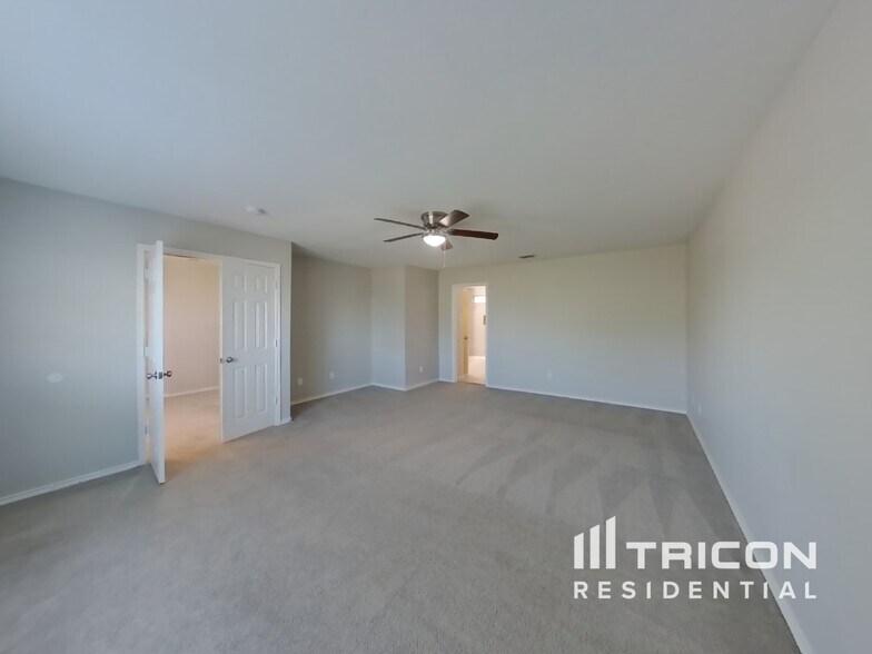Building Photo - 10411 Trotters Bay