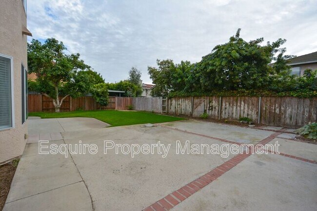 Building Photo - 1906 Kensington Ln