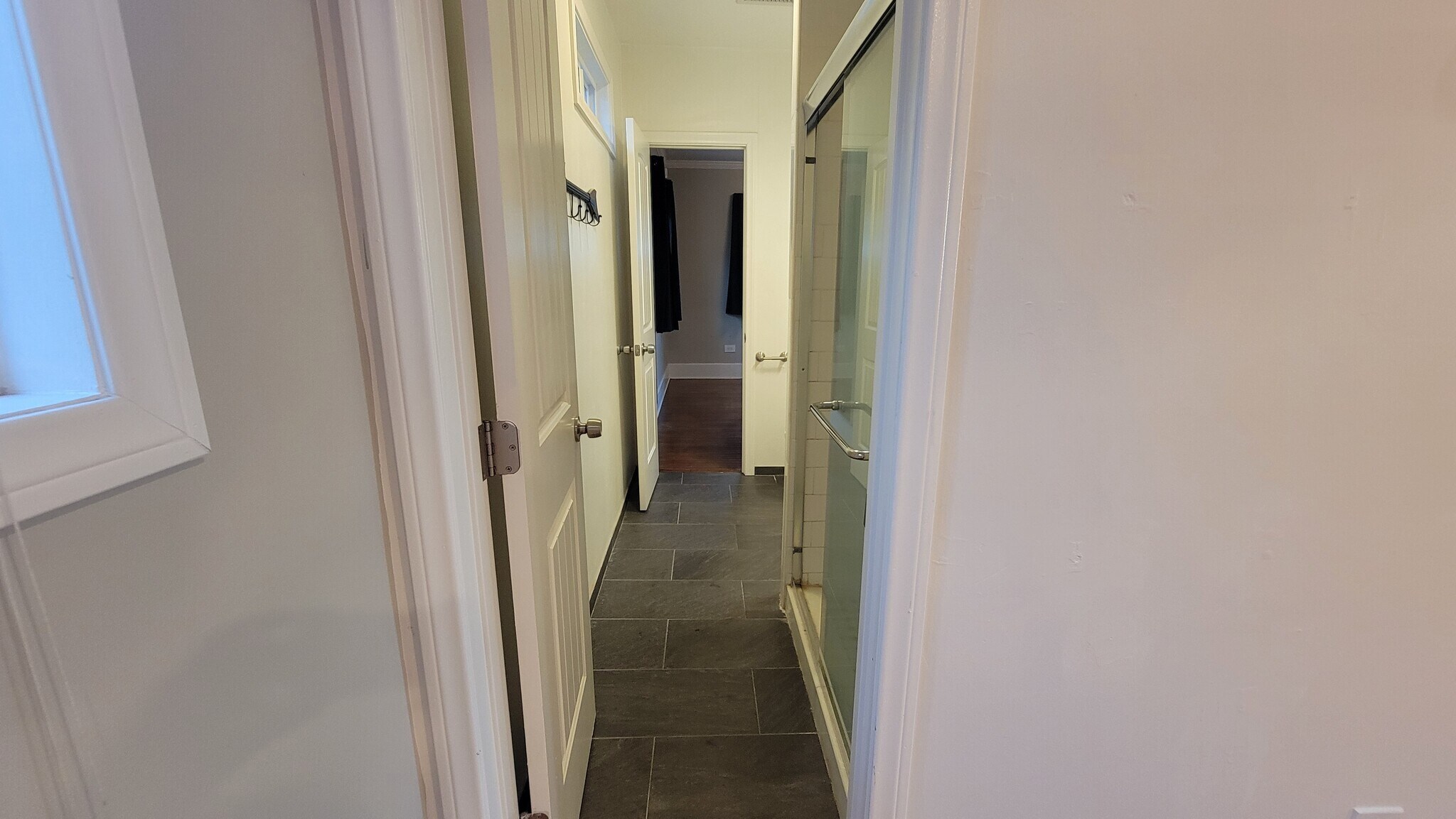 Building Photo - 1243 N Alexandria Ave