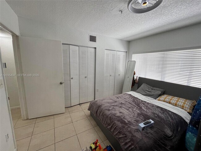 Building Photo - 171 Riviera Cir
