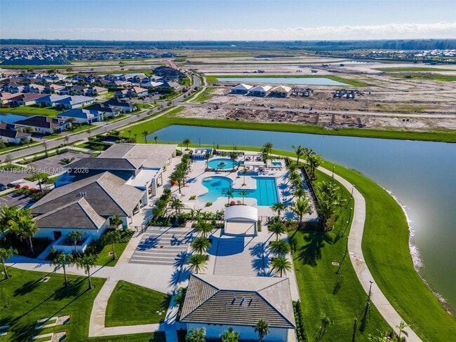 Building Photo - 5120 Willow Crk Dr