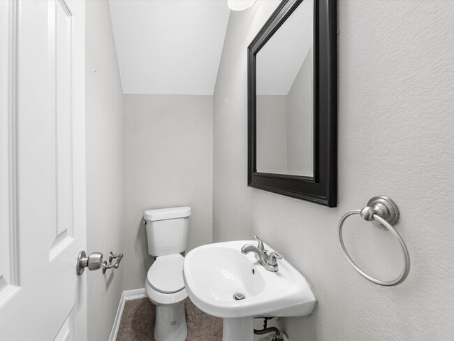 Building Photo - 2234 Naomi St