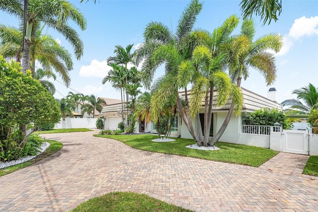 Building Photo - 4510 Bayview Dr