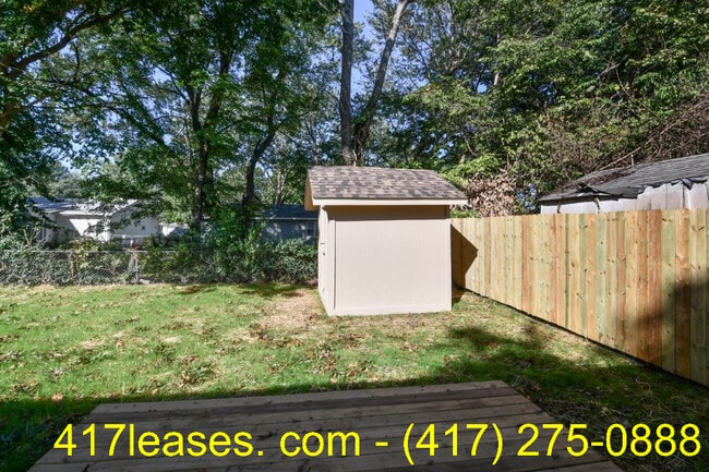 Building Photo - 201 S Meadowview Ave