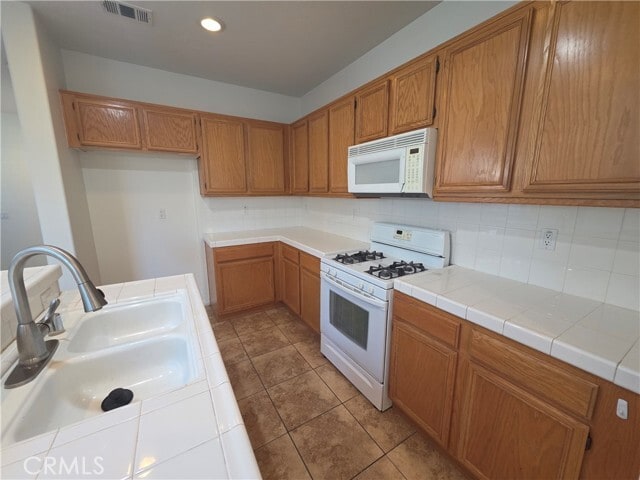 Building Photo - 2035 E Harvard Privado