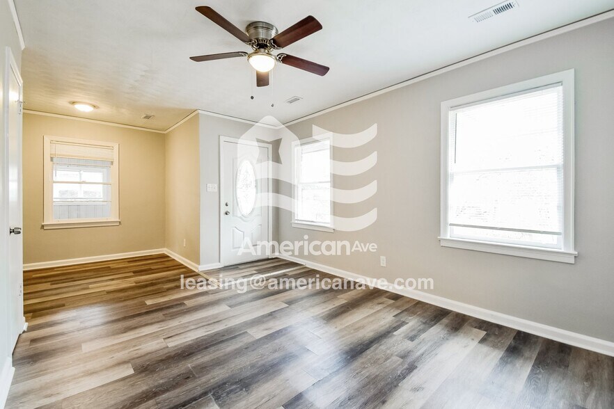 Building Photo - 827 33rd Ave