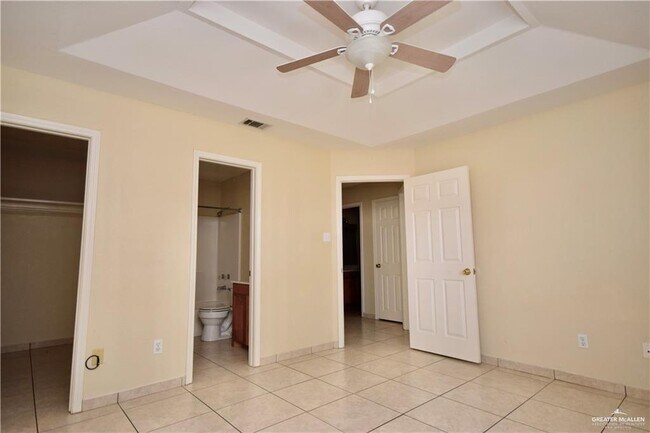 Building Photo - 6 Norma Ln