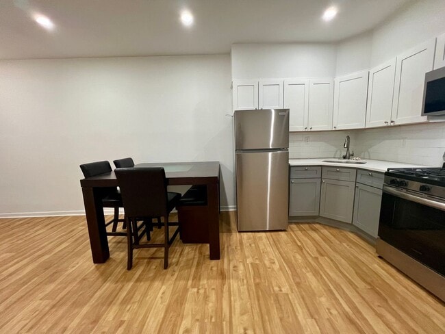 Building Photo - Newly Renovated 2-Bedroom Apartment in Hunting Park! PHA ACCEPTED!