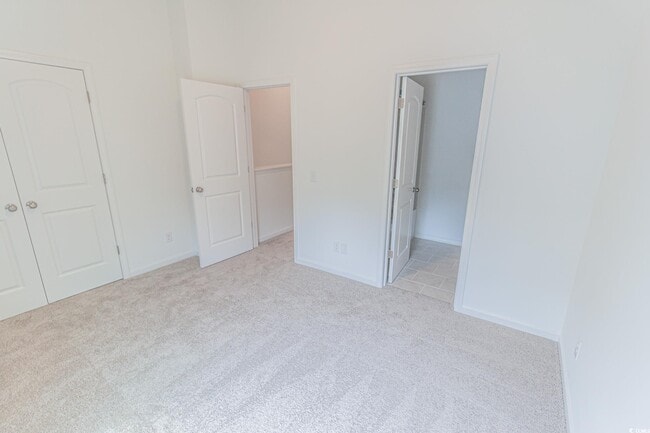 Building Photo - 207 Crescent Wy