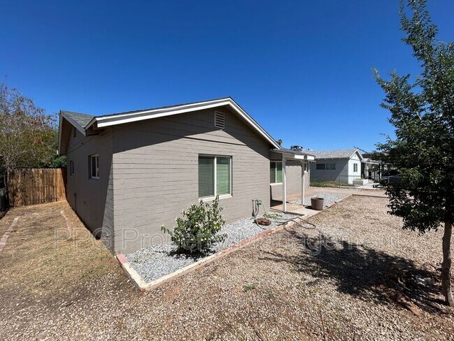 Building Photo - 2812 N 35th St
