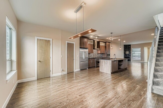 Building Photo - 2915 Umatilla St