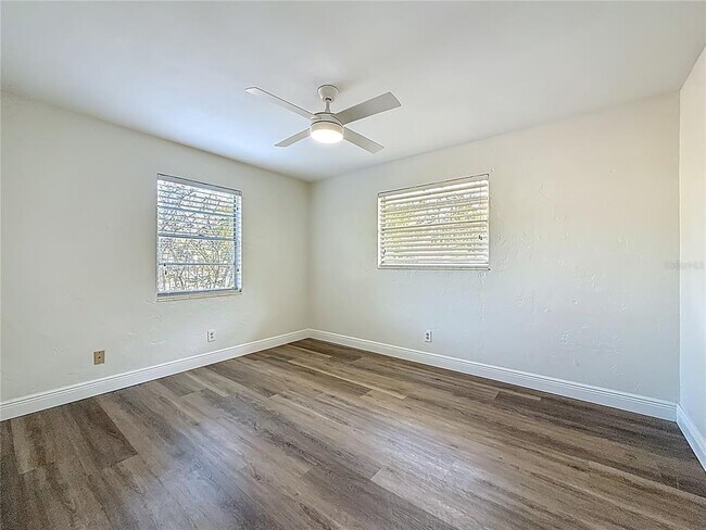 Building Photo - 424 72nd St N