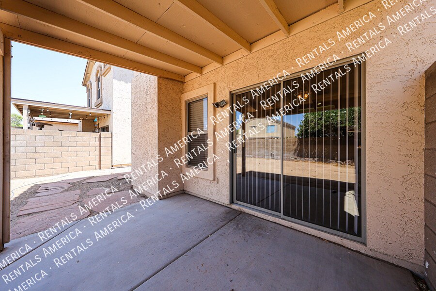 Building Photo - 10060 E Capri Ave