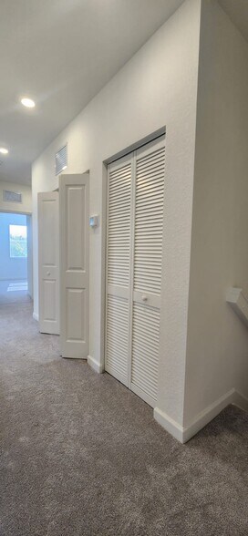 Building Photo - 105 SW 184th Pl