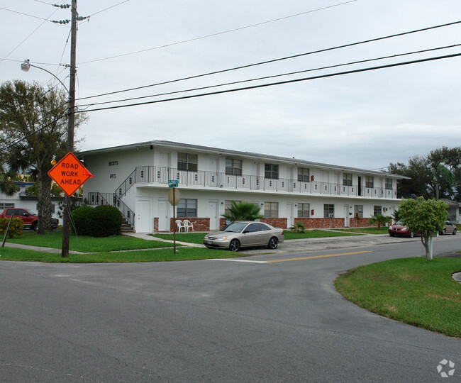 Building Photo - Becky's Apartments