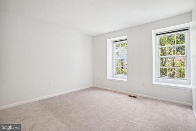 Building Photo - 9909 Hemlock Woods Ln