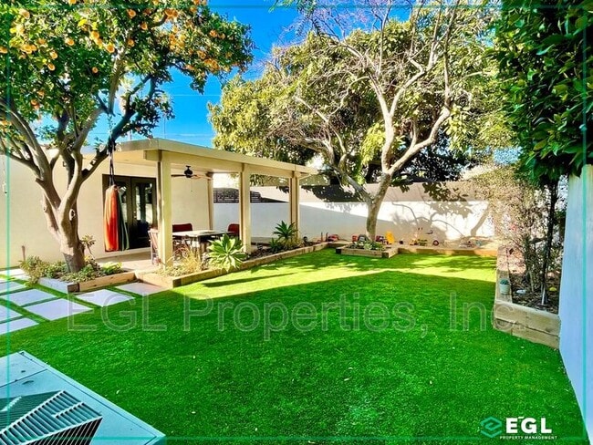 Building Photo - 3927 Degnan Blvd